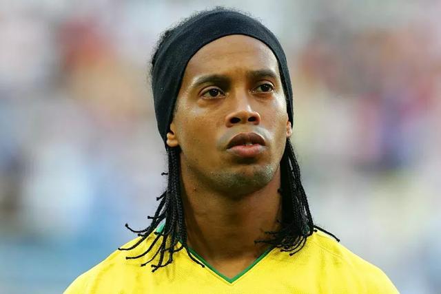 王哲林24+17布莱德索26分 上海终结新疆6连胜